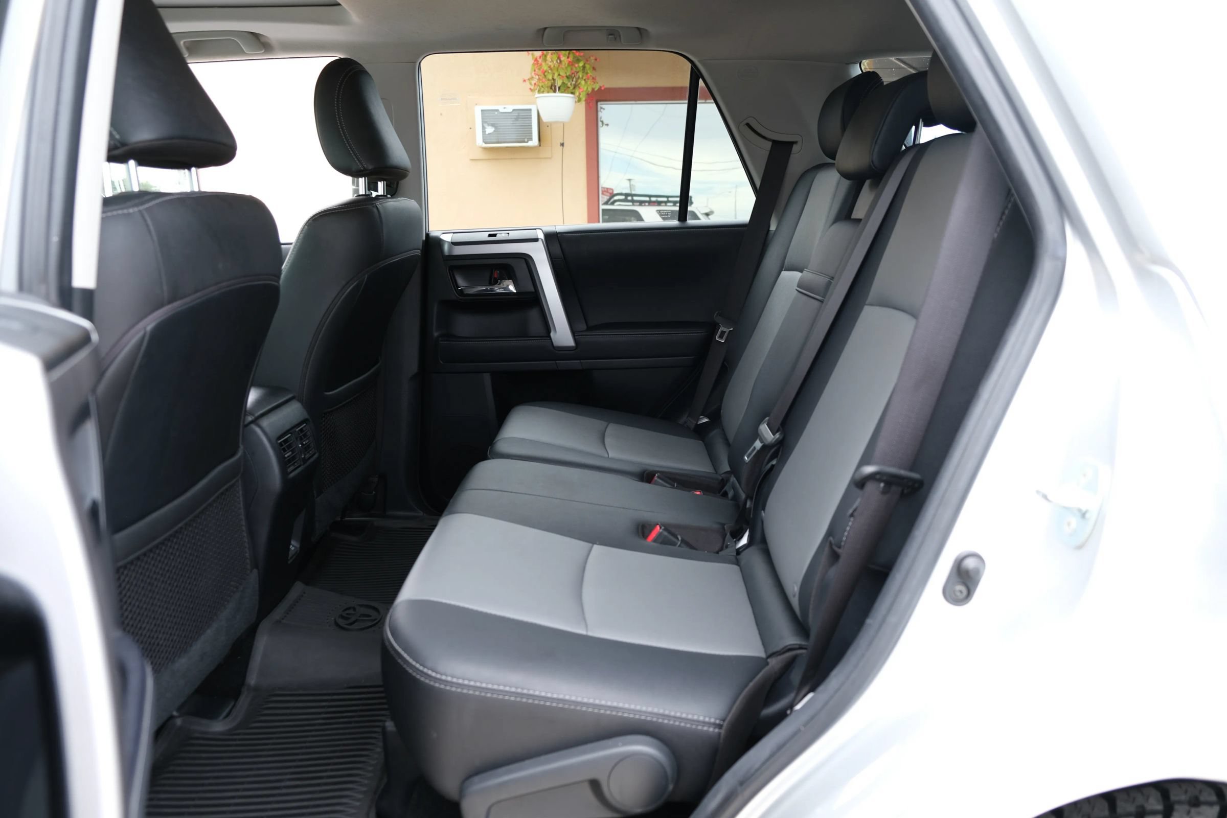 Used 2022 Toyota 4Runner SR5 Premium w/ Moonroof Package AWD/4WD image 13