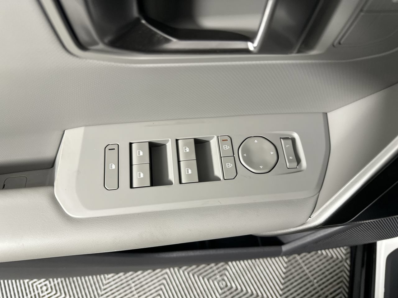 New 2027 Kia Seltos X-Line S AWD/4WD image 3