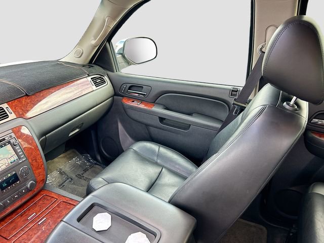 Used 2011 Chevrolet Avalanche LTZ AWD/4WD image 5