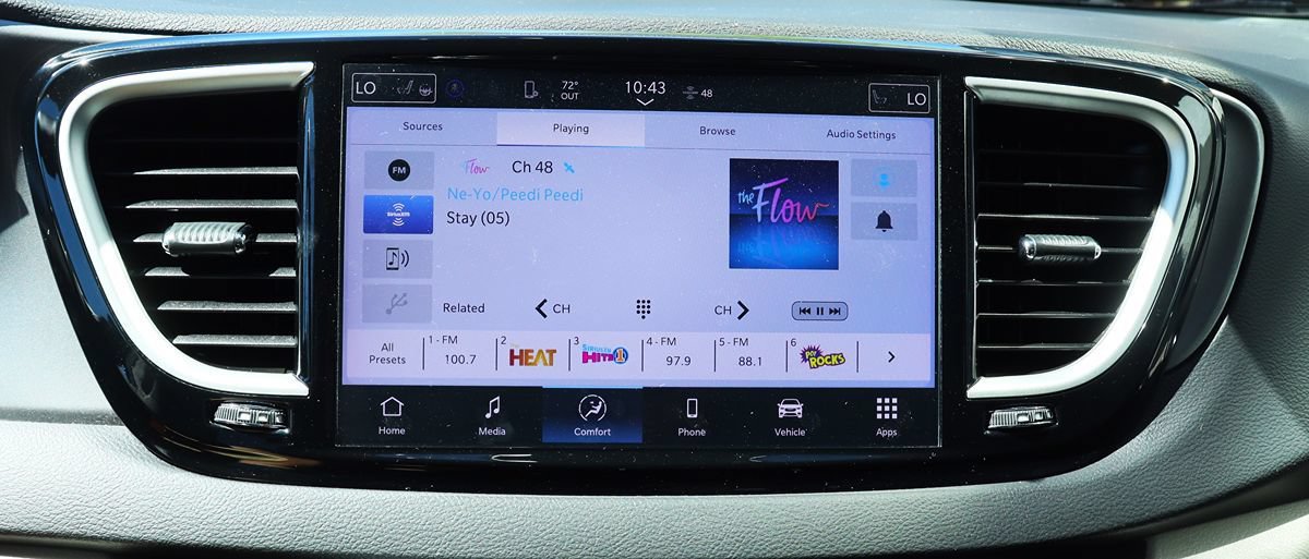 Used 2024 Chrysler Pacifica Touring-L FWD image 53
