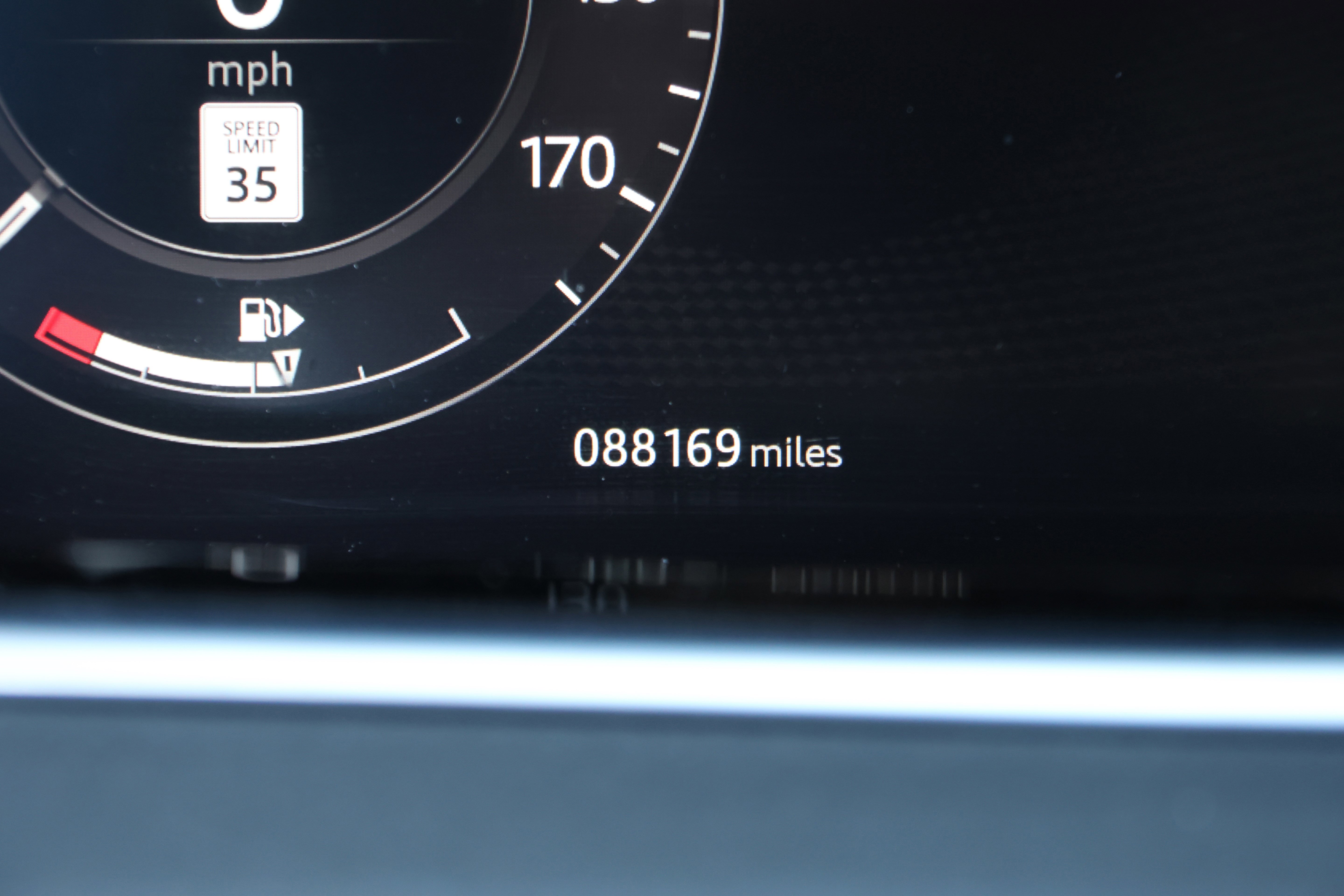 Used 2020 Land Rover Range Rover Evoque SE image 20