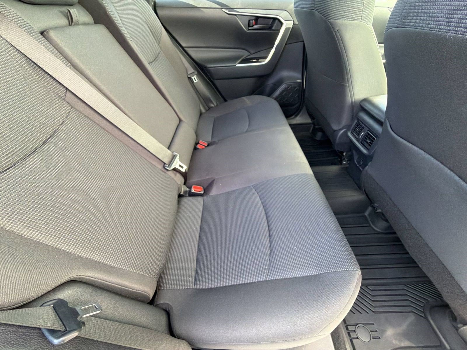 Certified 2024 Toyota RAV4 LE FWD image 33