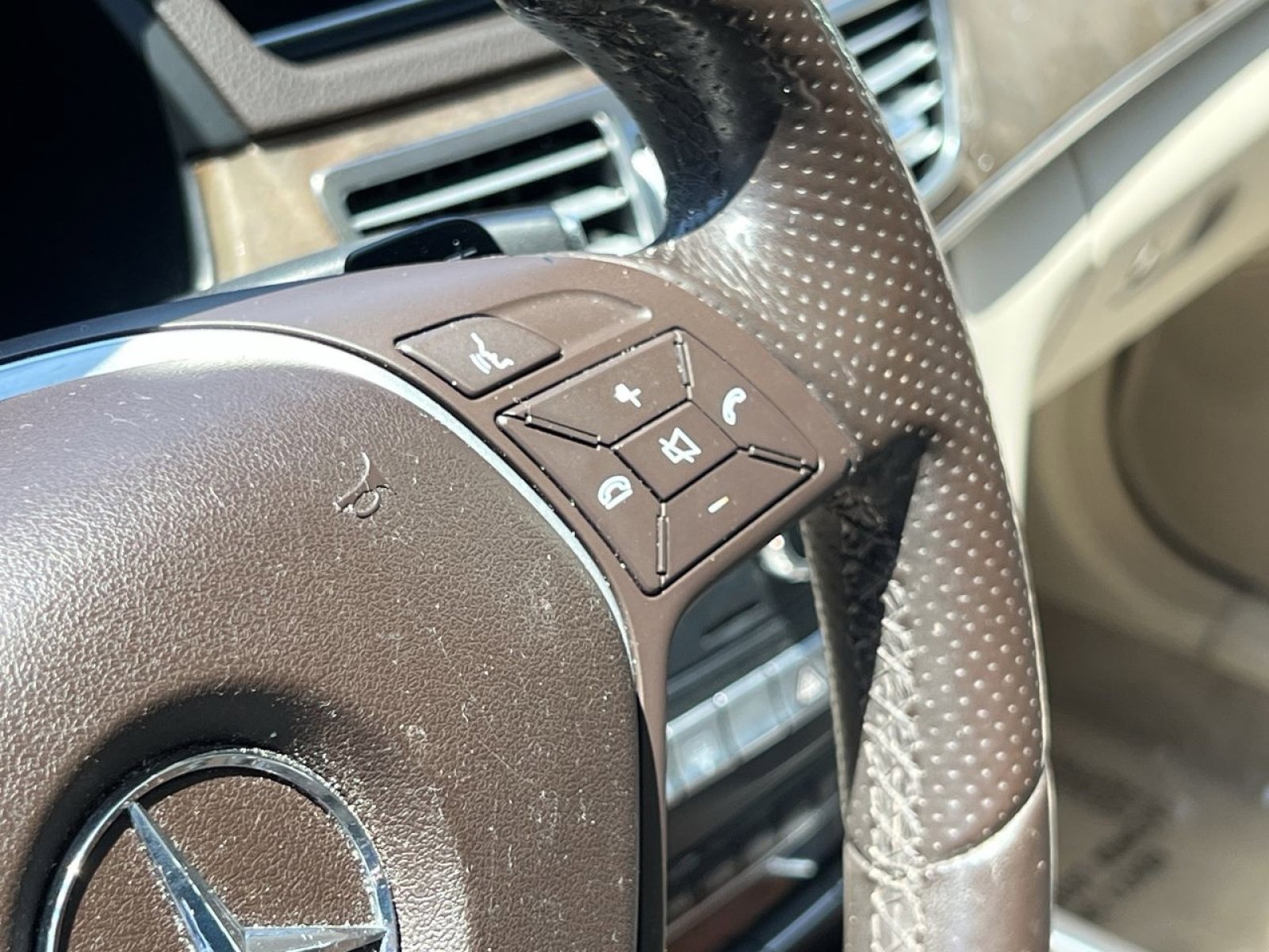 Used 2016 Mercedes-Benz E 350 Sedan image 33