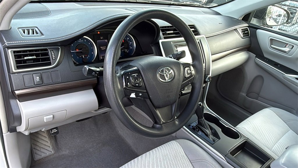 Used 2017 Toyota Camry LE image 16