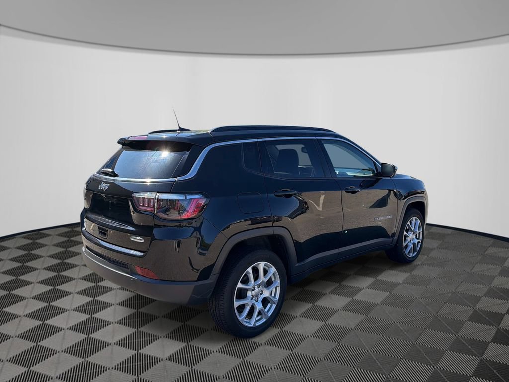 Certified 2022 Jeep Compass Latitude w/ Sun and Sound Group AWD/4WD image 5