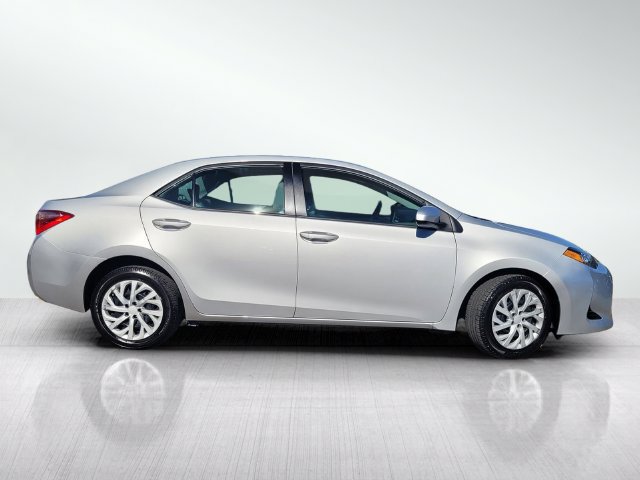 Used 2017 Toyota Corolla LE FWD image 3