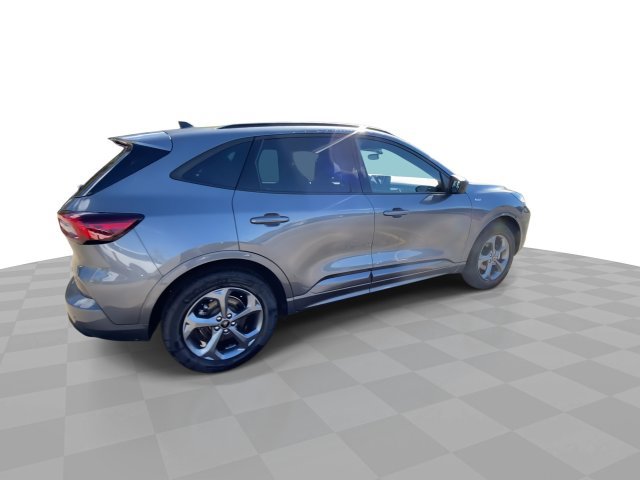 Used 2024 Ford Escape ST-Line w/ Tech Pack #1 AWD/4WD image 2