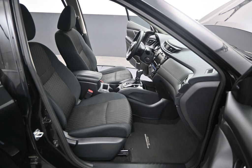 Used 2018 Nissan Rogue SV AWD/4WD image 23