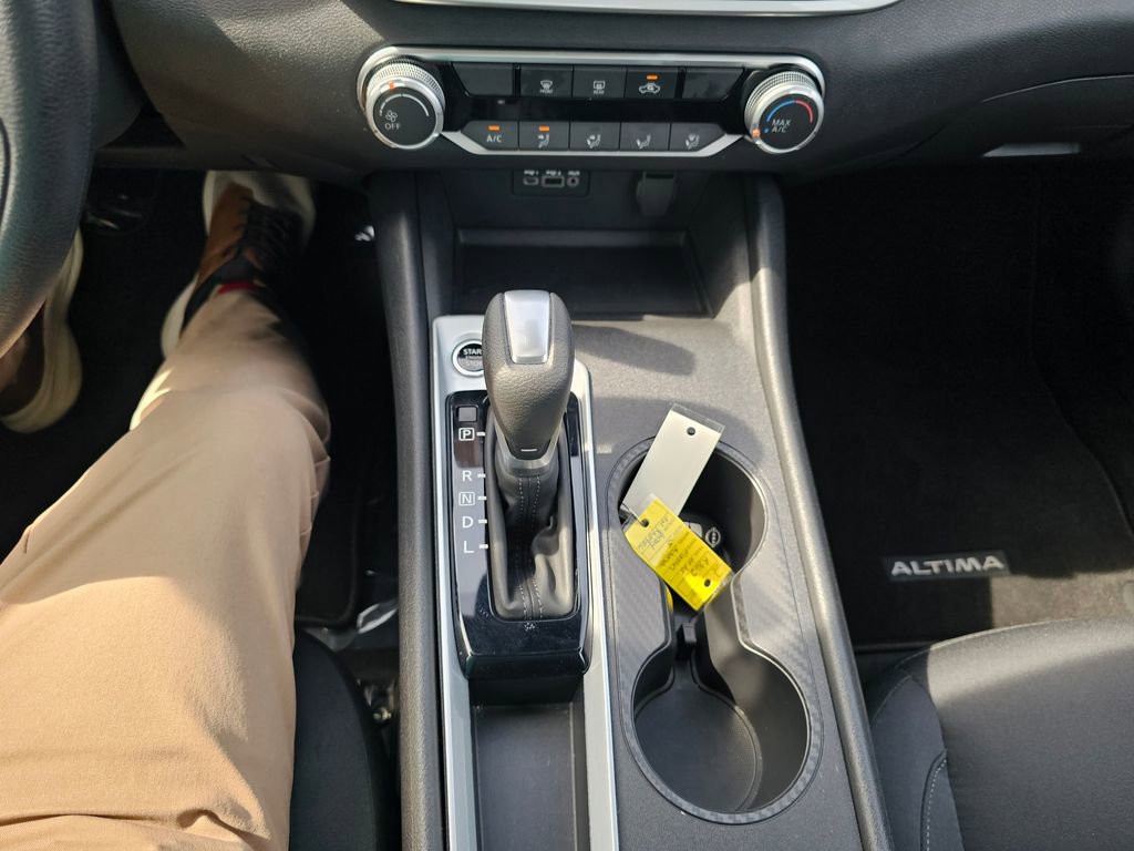 Used 2025 Nissan Altima 2.5 S FWD image 19