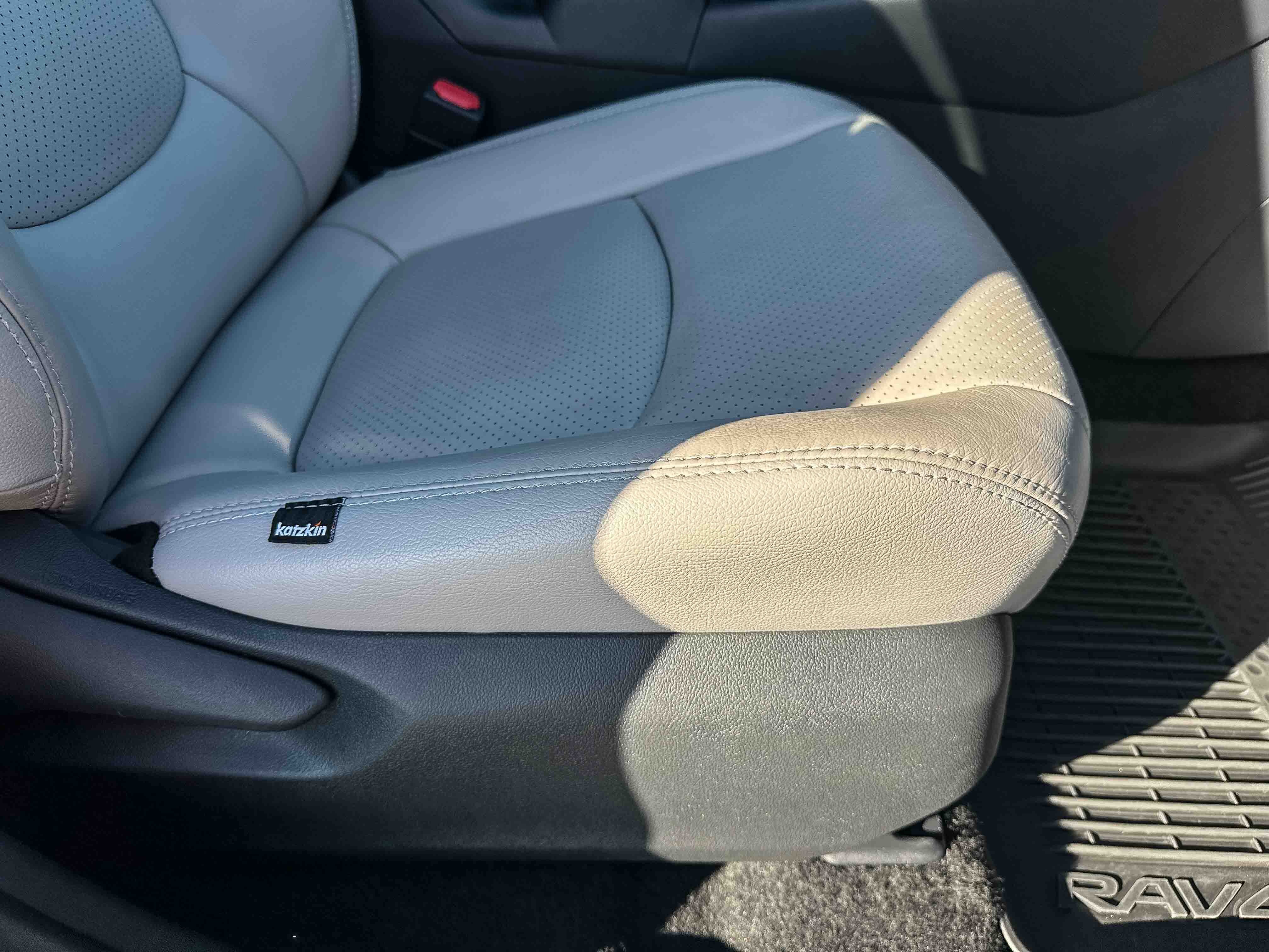 Used 2024 Toyota RAV4 XLE Premium image 26