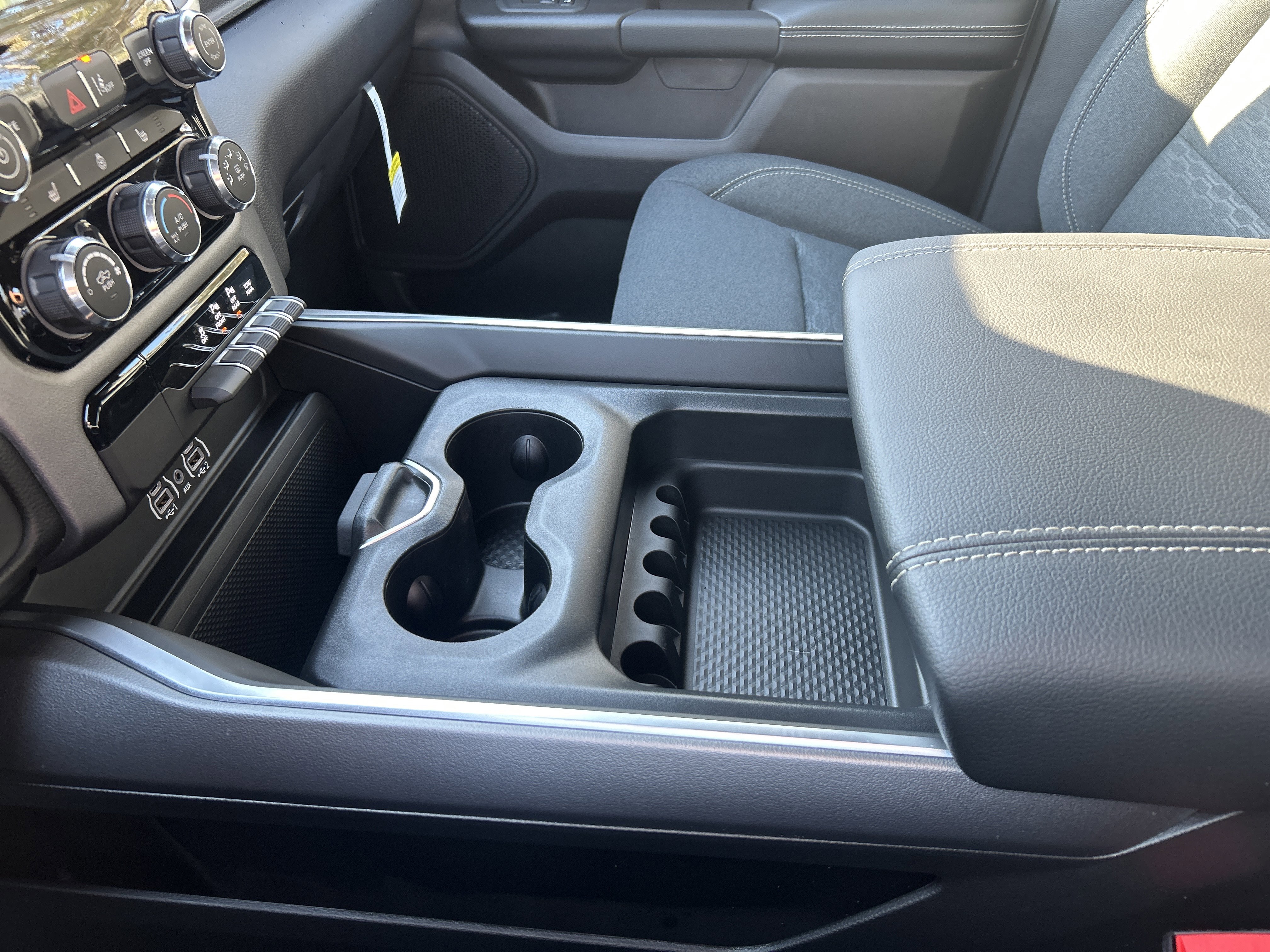 New 2026 RAM 1500 4x4 Crew Cab image 23