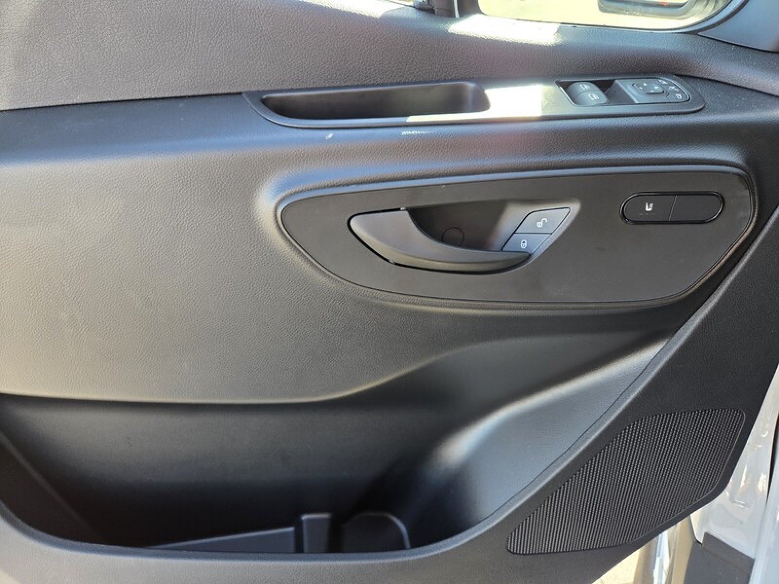 New 2025 Mercedes-Benz eSprinter 170 Cargo image 21
