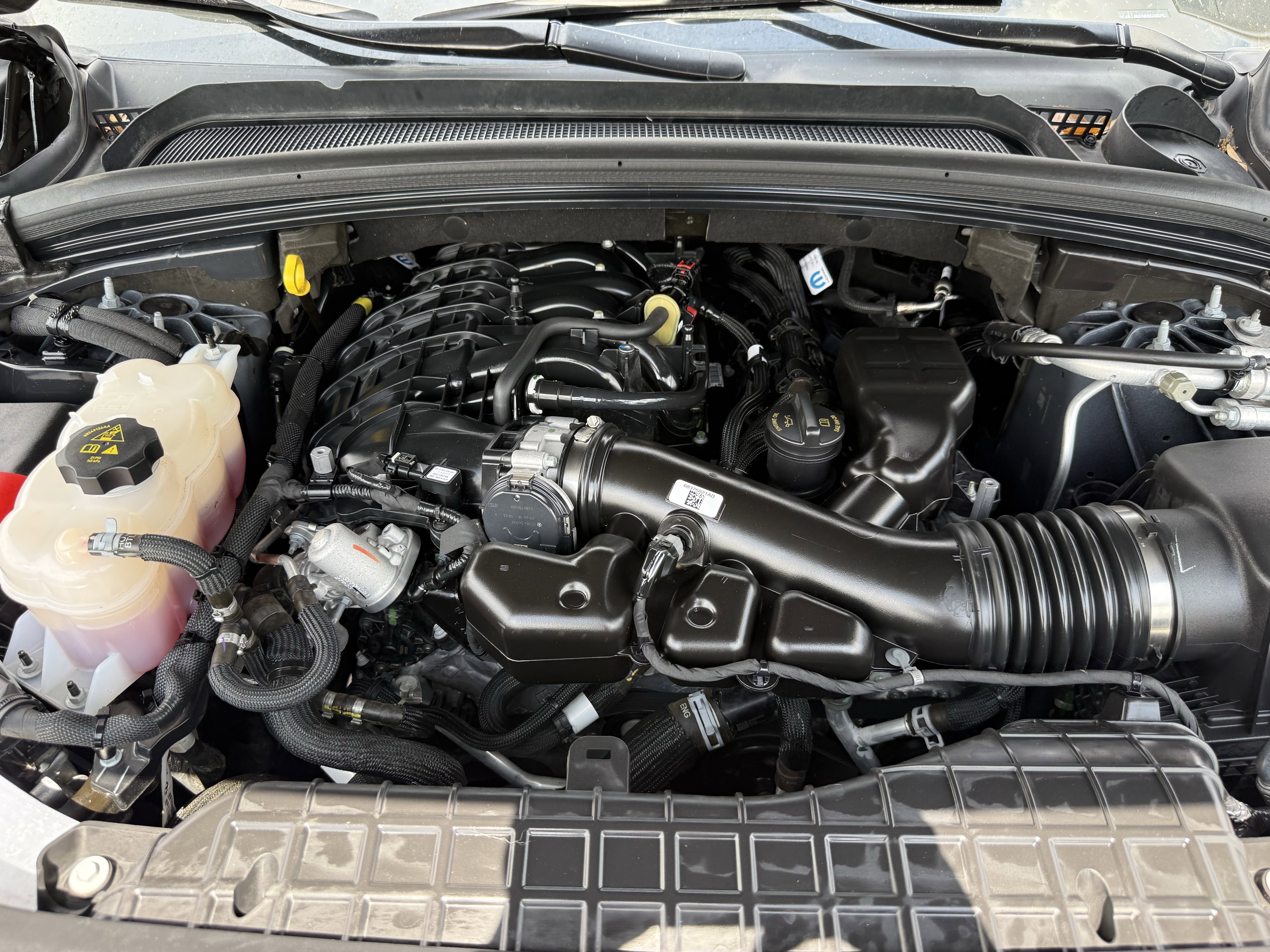 Used 2024 Jeep Grand Cherokee L Limited w/ Luxury Tech Group II image 34