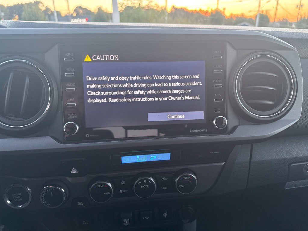 Certified 2021 Toyota Tacoma TRD Off-Road AWD/4WD image 11
