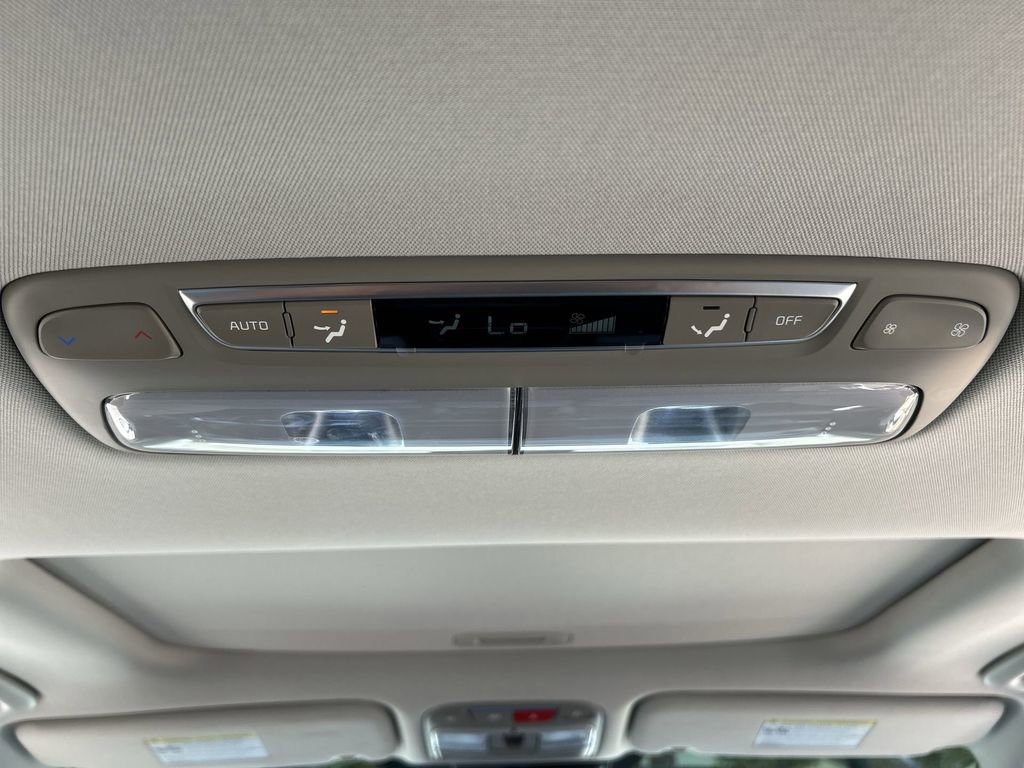 Used 2025 Kia Telluride EX image 22