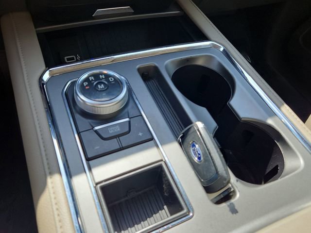 Used 2018 Ford Expedition Max XLT w/ Equipment Group 202A RWD image 17