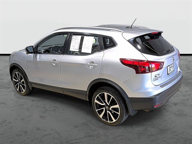 Used 2018 Nissan Rogue Sport SL w/ SL Premium Package AWD/4WD image 2