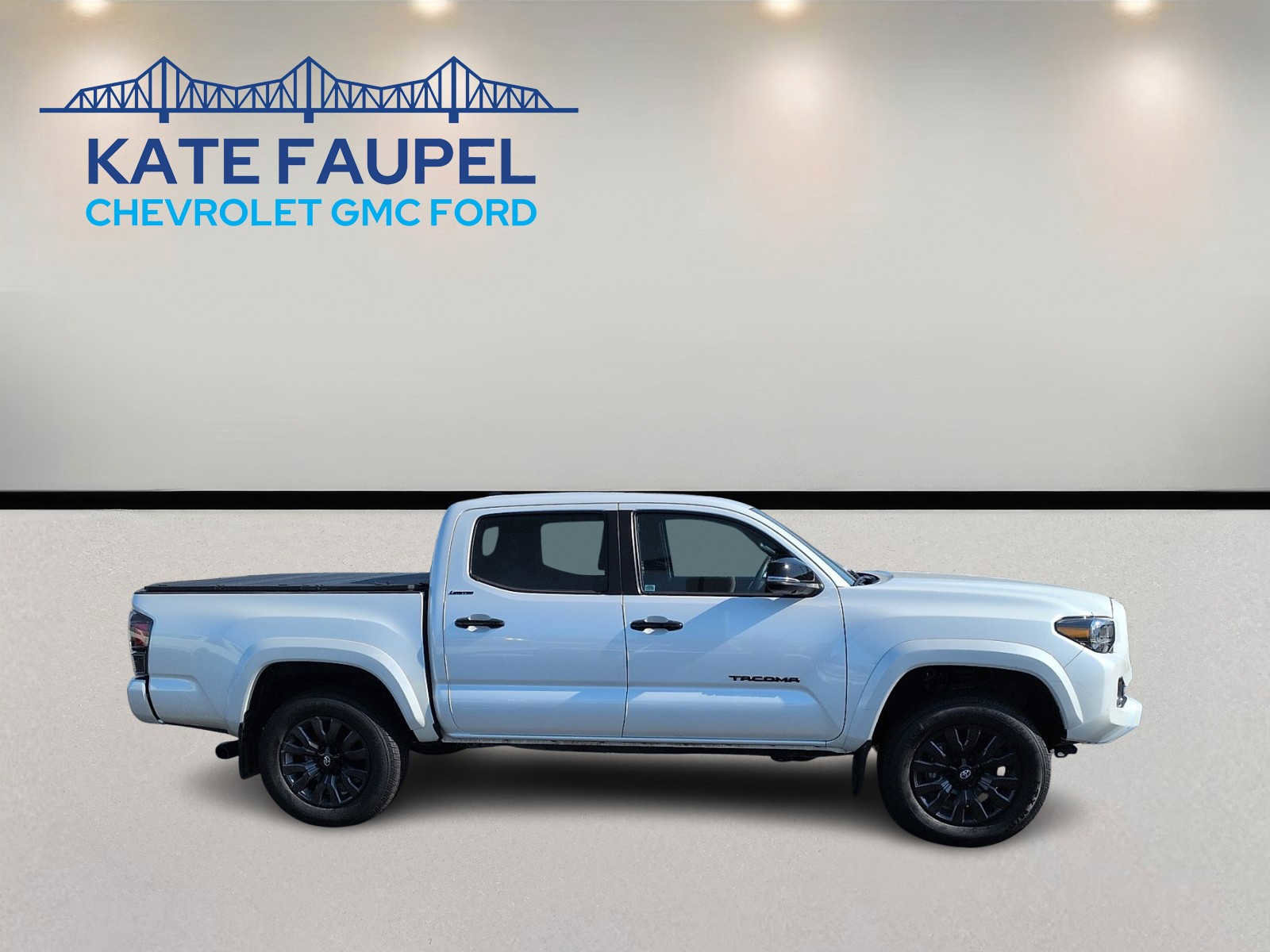 Used 2023 Toyota Tacoma Limited w/ Nightshade Package AWD/4WD image 8