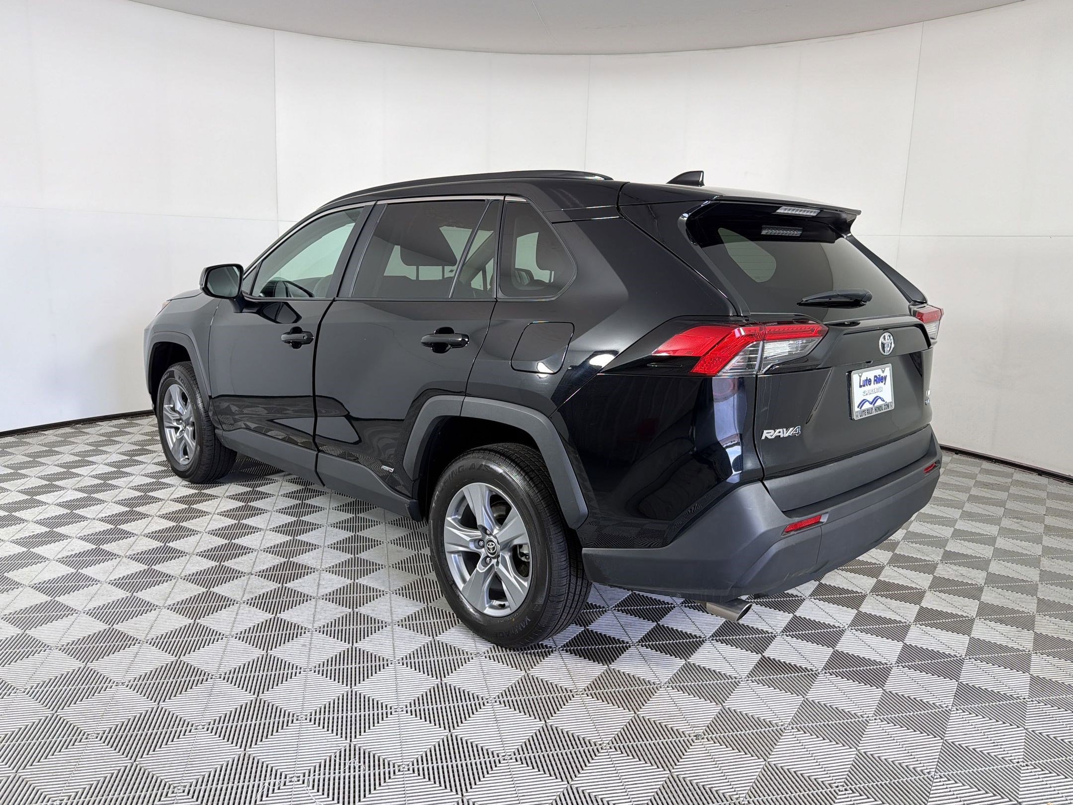Used 2025 Toyota RAV4 LE image 3