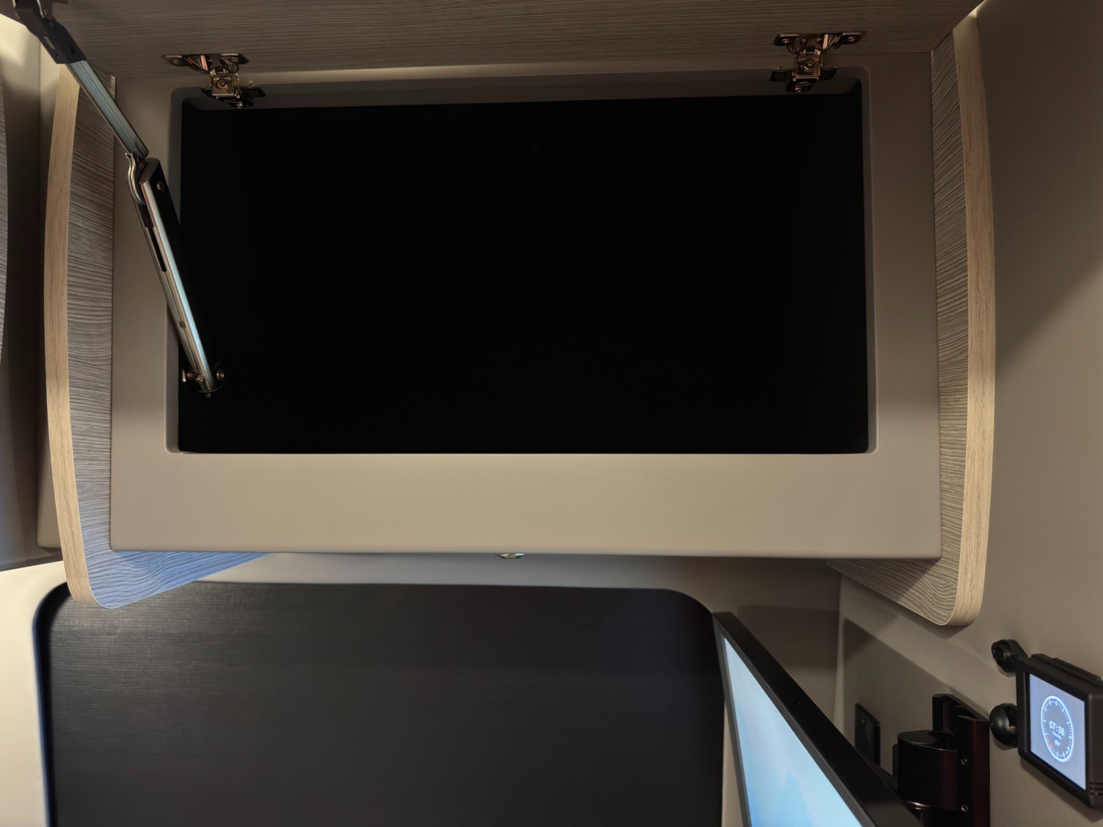 Used 2023 Mercedes-Benz Sprinter 3500 w/ Parking Package image 76