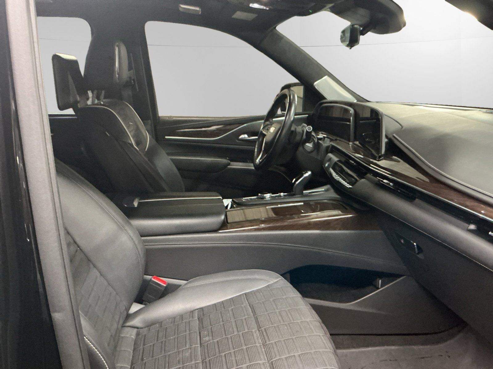 Used 2023 Cadillac Escalade ESV Sport Platinum w/ LPO, ONYX Package image 15