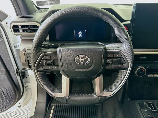 Used 2025 Toyota Tacoma TRD Off-Road image 12