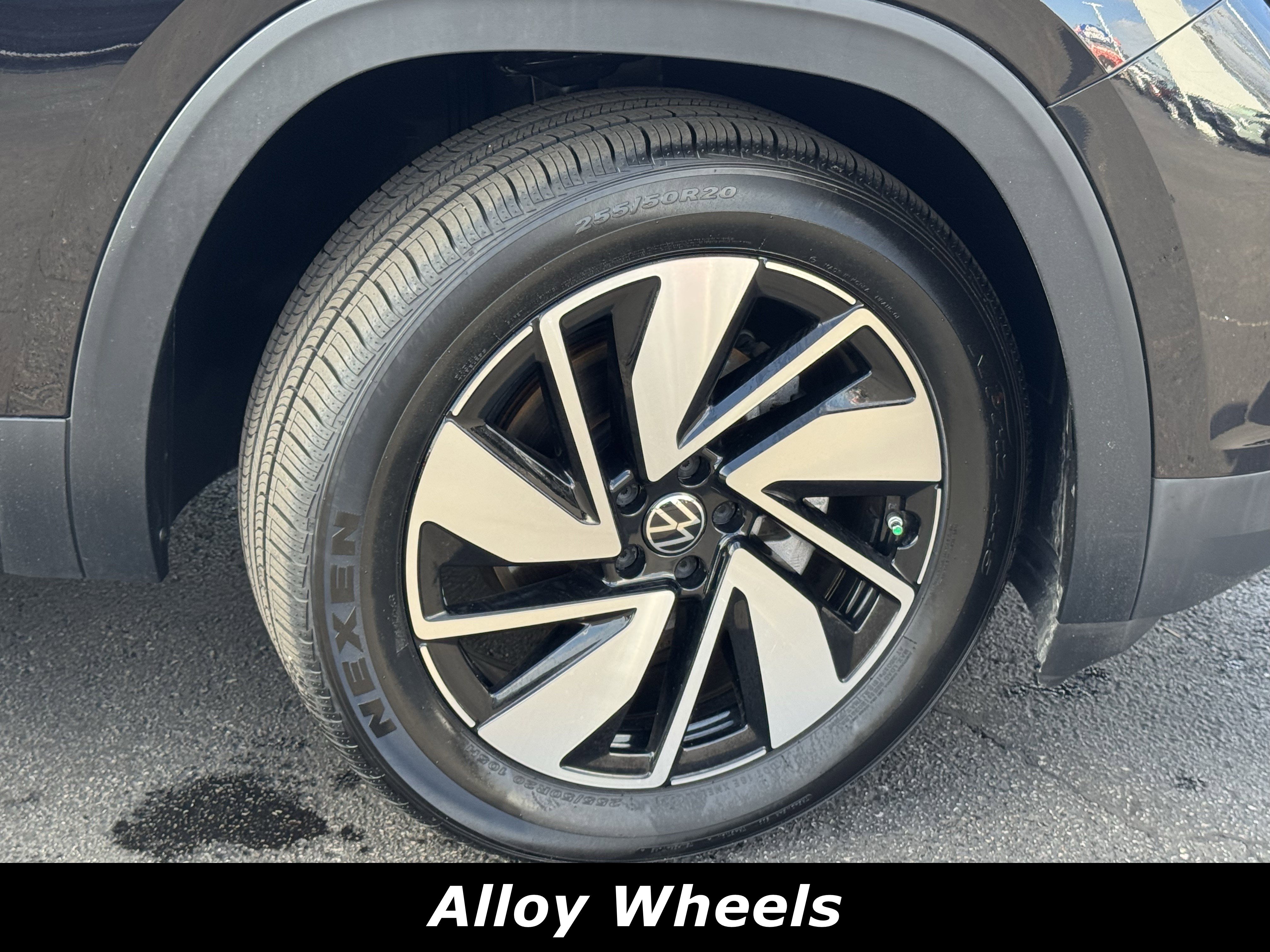 Used 2024 Volkswagen Atlas SEL image 14