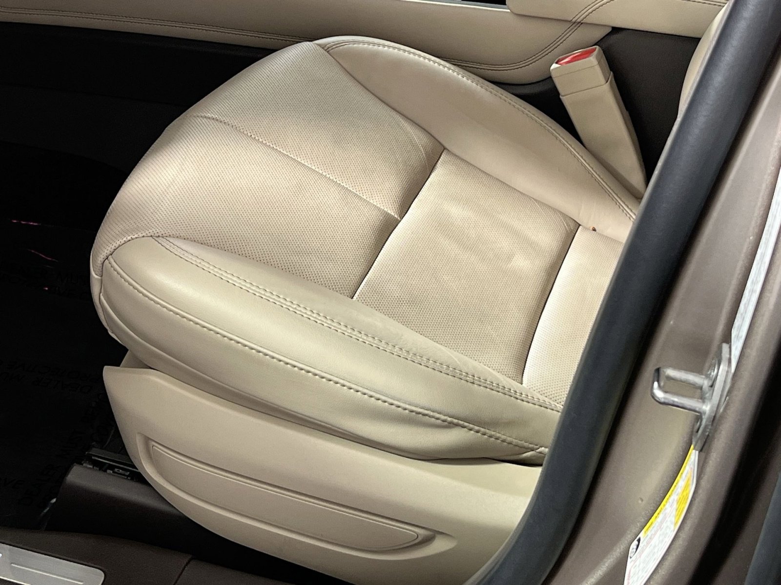 Used 2020 Lincoln Corsair Reserve w/ Elements Package FWD image 15