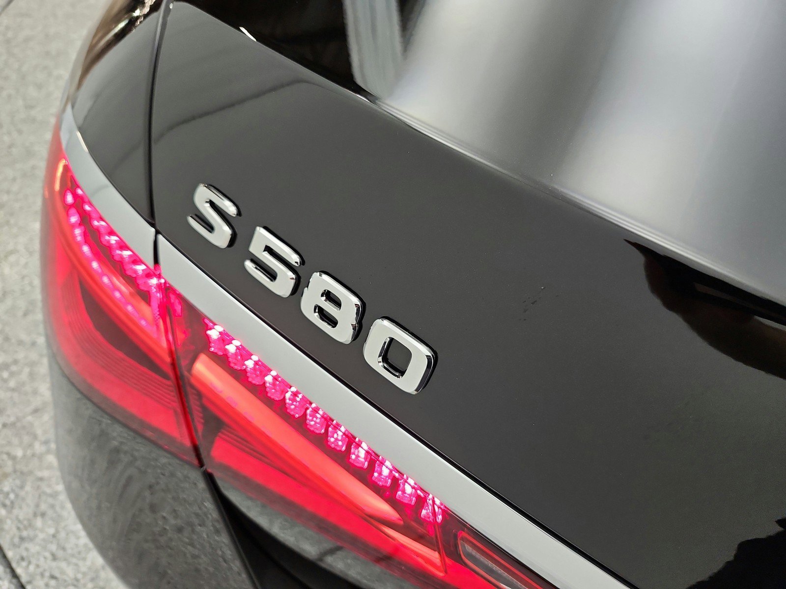 New 2026 Mercedes-Benz S 580 4MATIC Sedan image 17