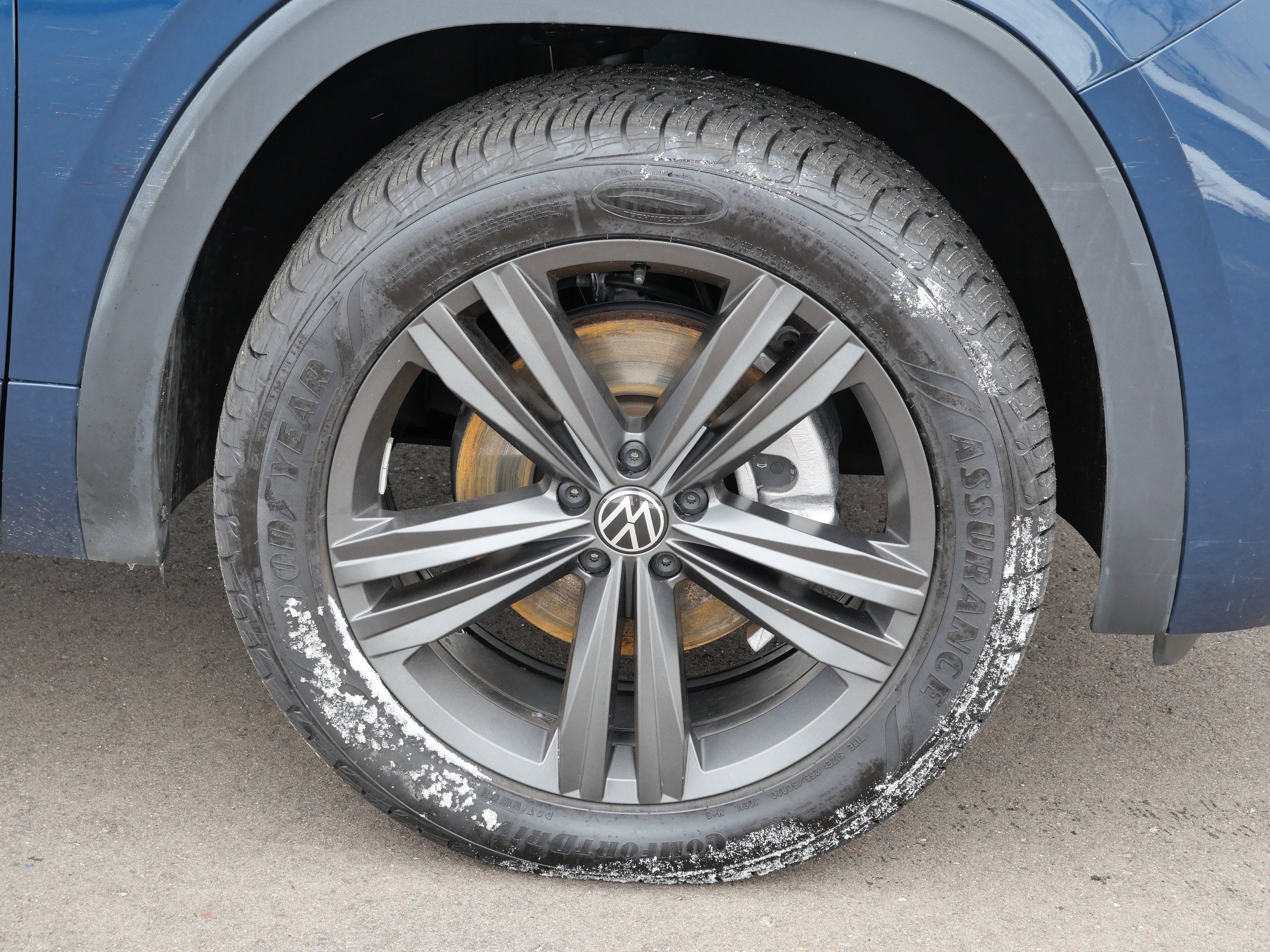 Used 2022 Volkswagen Atlas Cross Sport SEL R-Line image 15