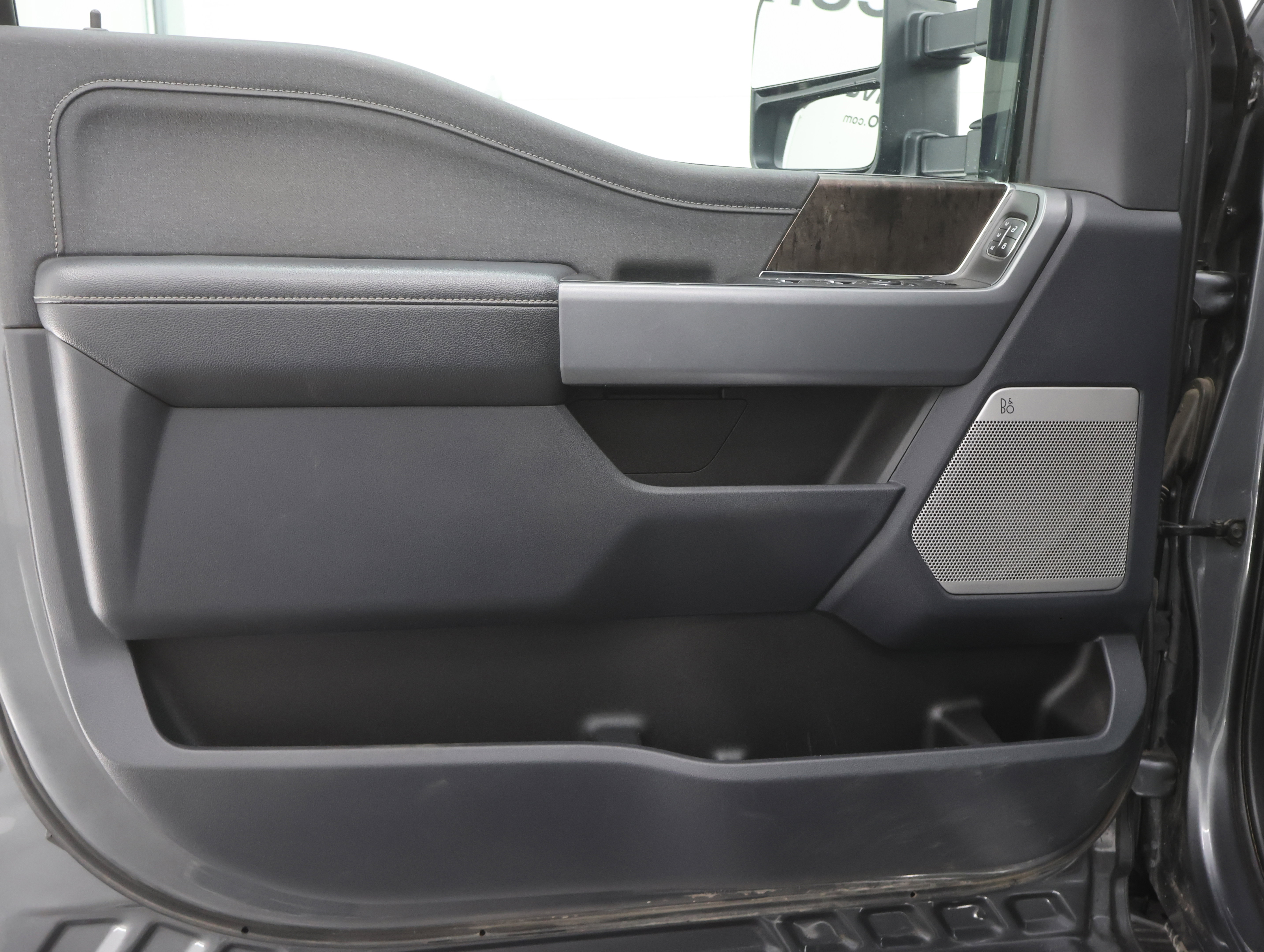 Used 2023 Ford F350 Lariat image 42