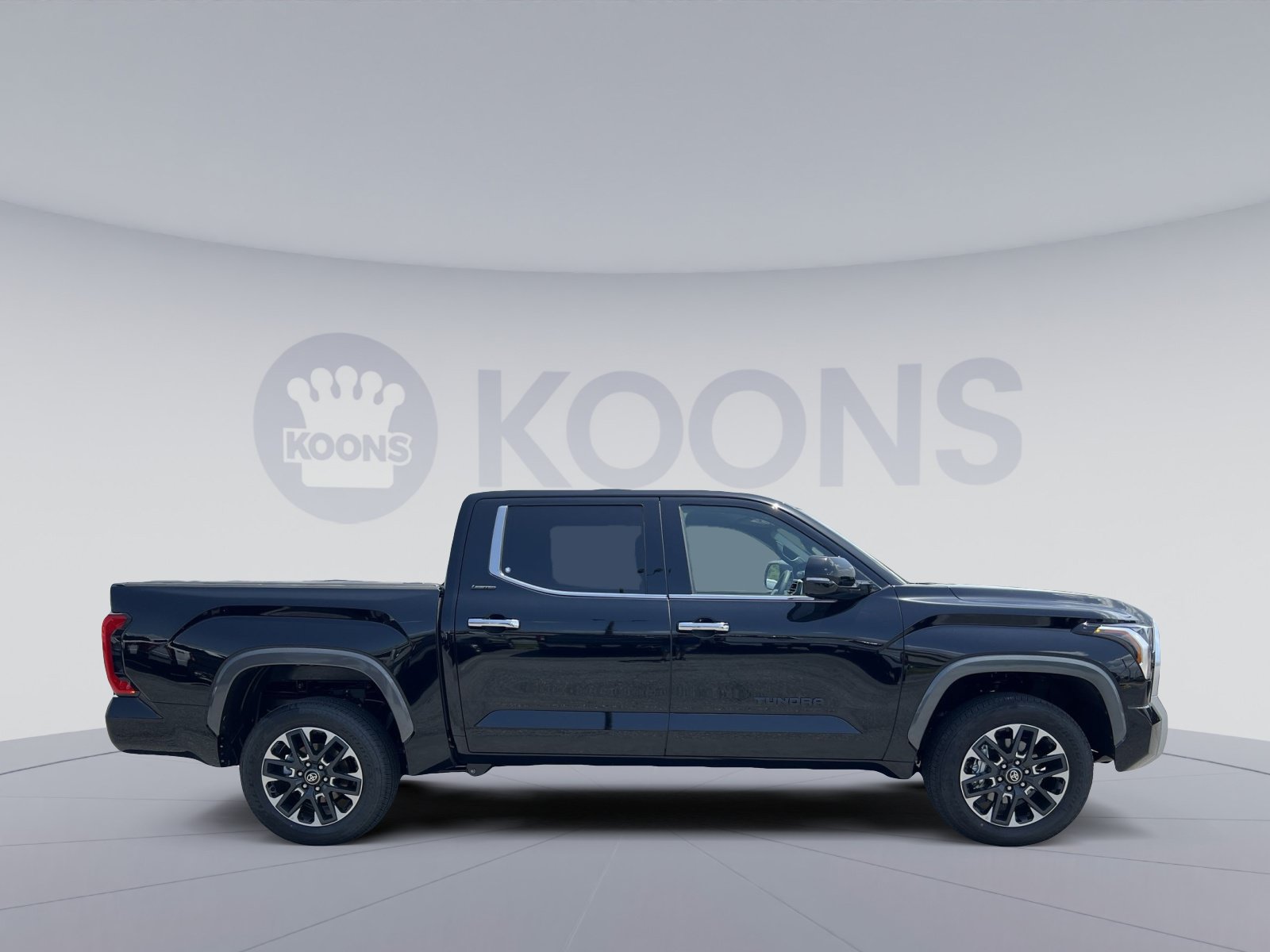Used 2026 Toyota Tundra Limited AWD/4WD image 8