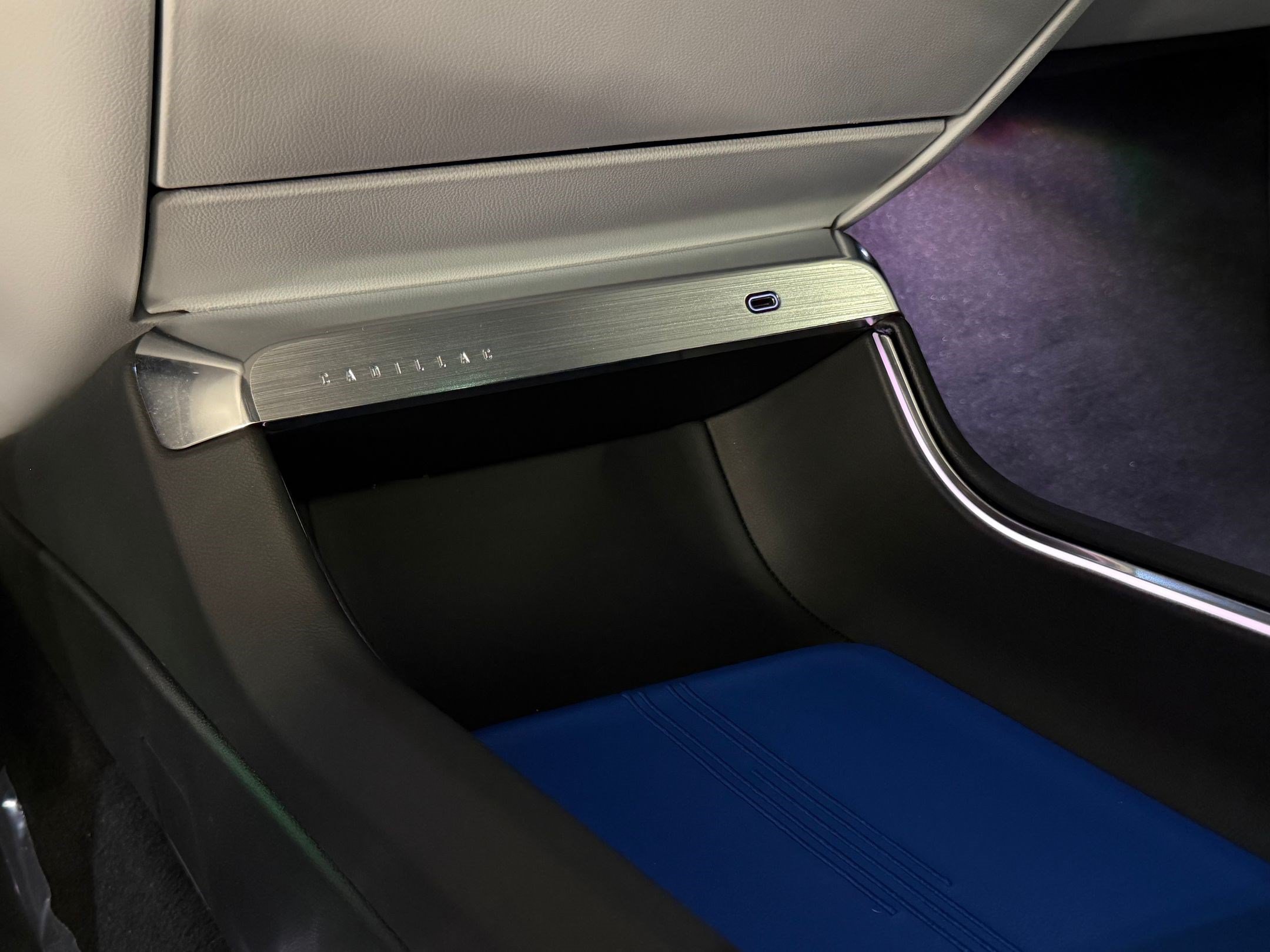 Certified 2024 Cadillac Lyriq Luxury RWD image 40