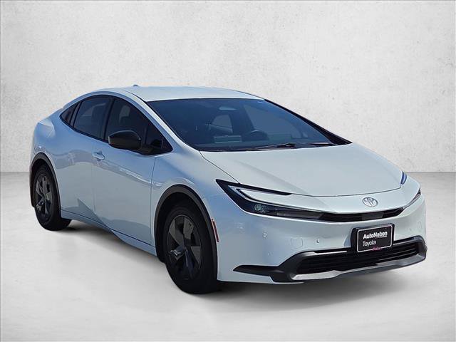 Used 2024 Toyota Prius LE FWD image 3