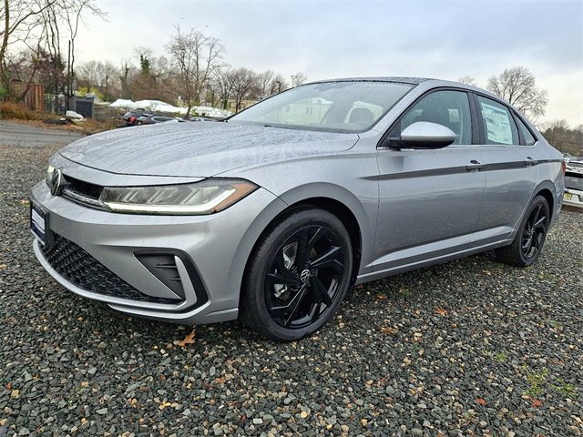 New 2026 Volkswagen Jetta SE image 2