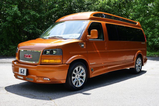 Used 2025 GMC Savana 2500 Extended w/ Driver Convenience Package RWD image 6