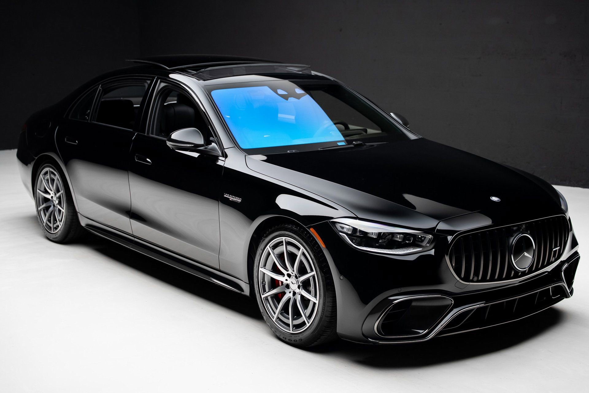 Used 2025 Mercedes-Benz S 63 AMG S image 44