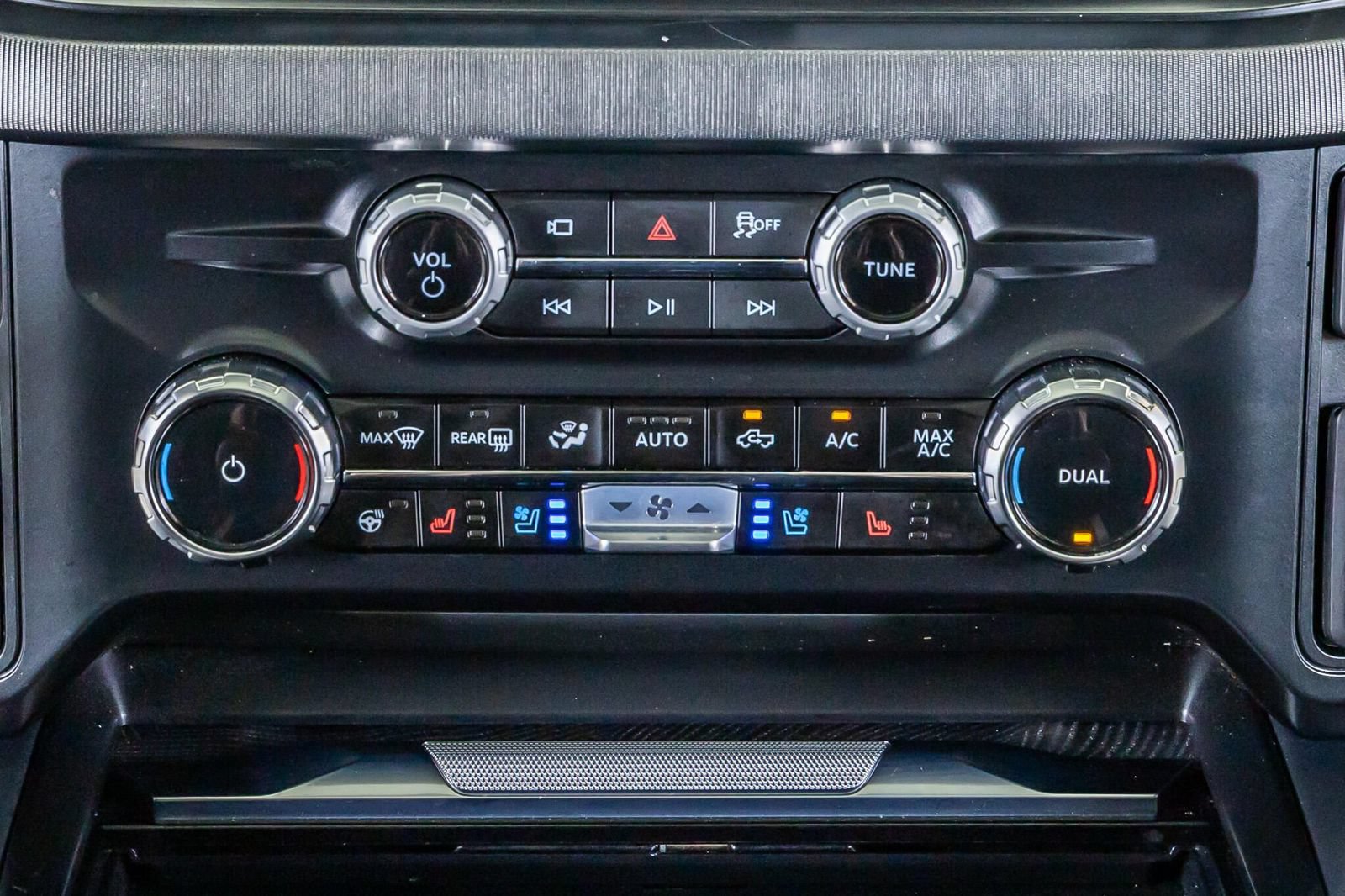 Used 2025 Ford F250 Platinum AWD/4WD image 27