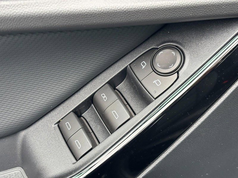 Used 2026 Chevrolet Equinox LT w/ Convenience Package II image 15