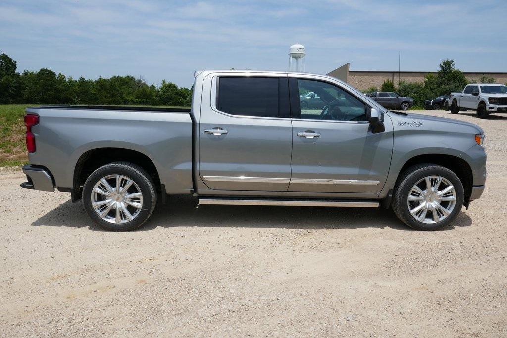New 2025 Chevrolet Silverado 1500 High Country image 2