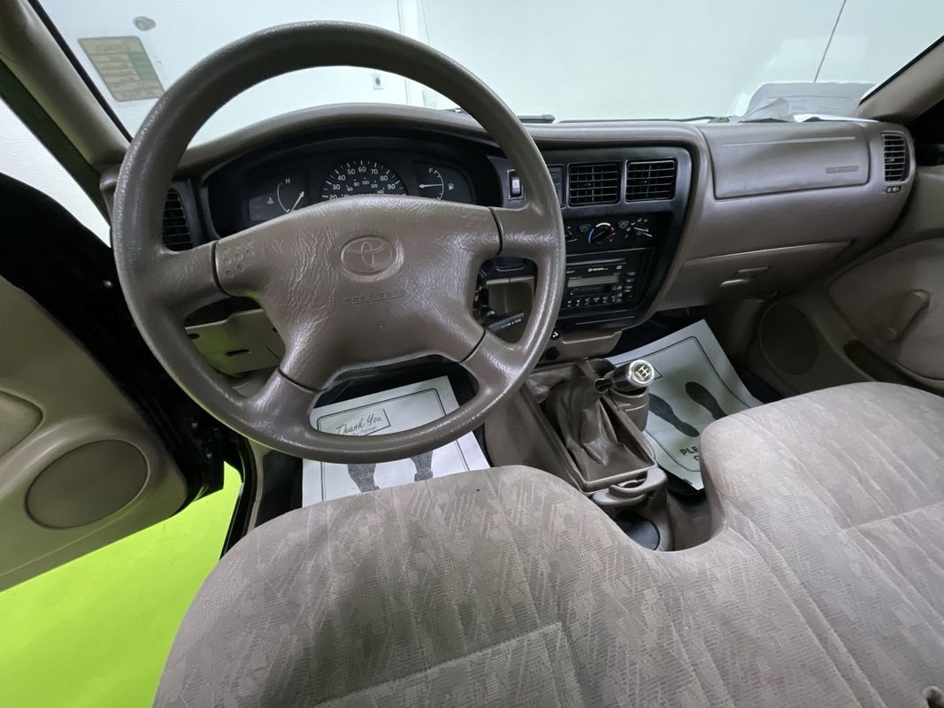 Used 2002 Toyota Tacoma 2WD Regular Cab image 18