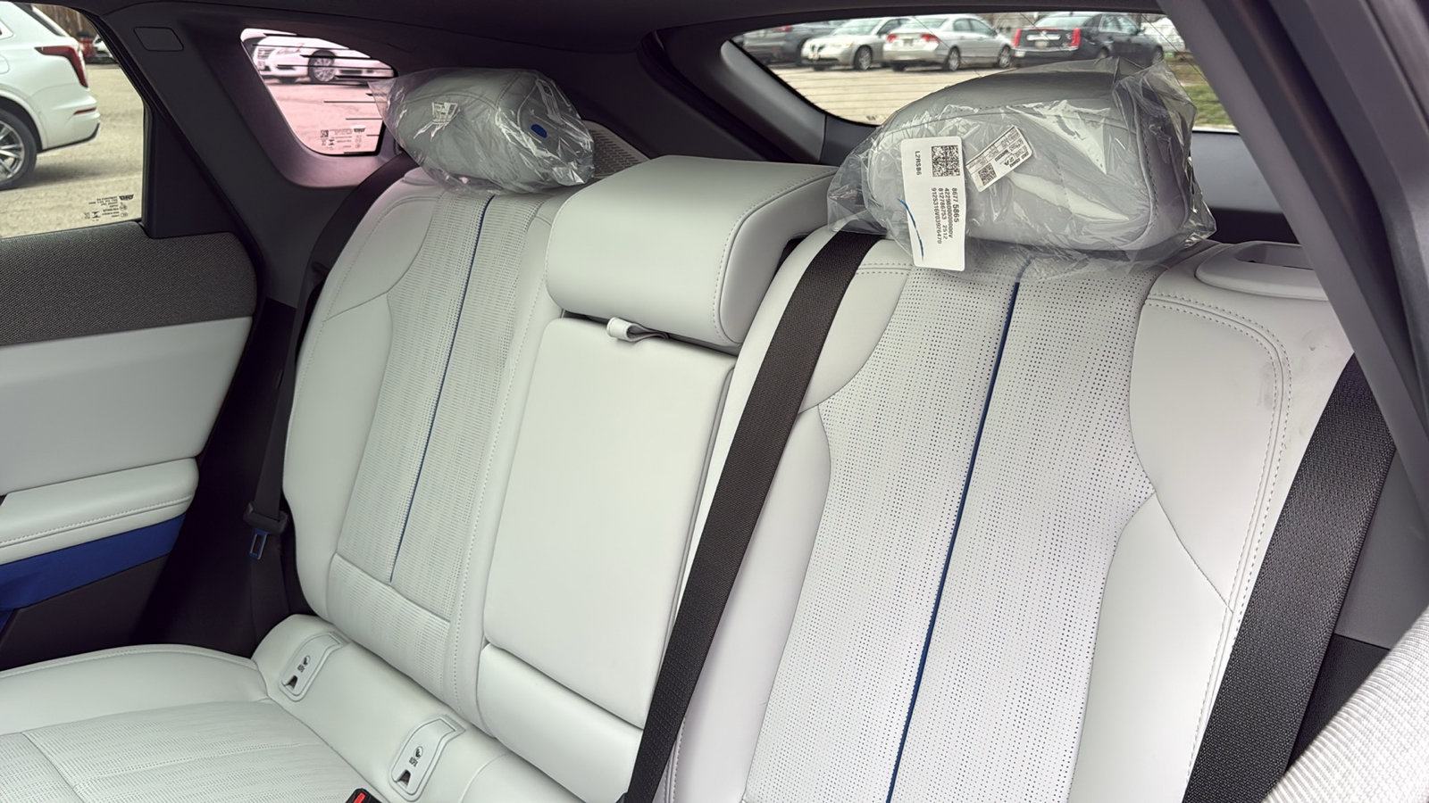 New 2026 Cadillac Optiq Luxury 2 image 28