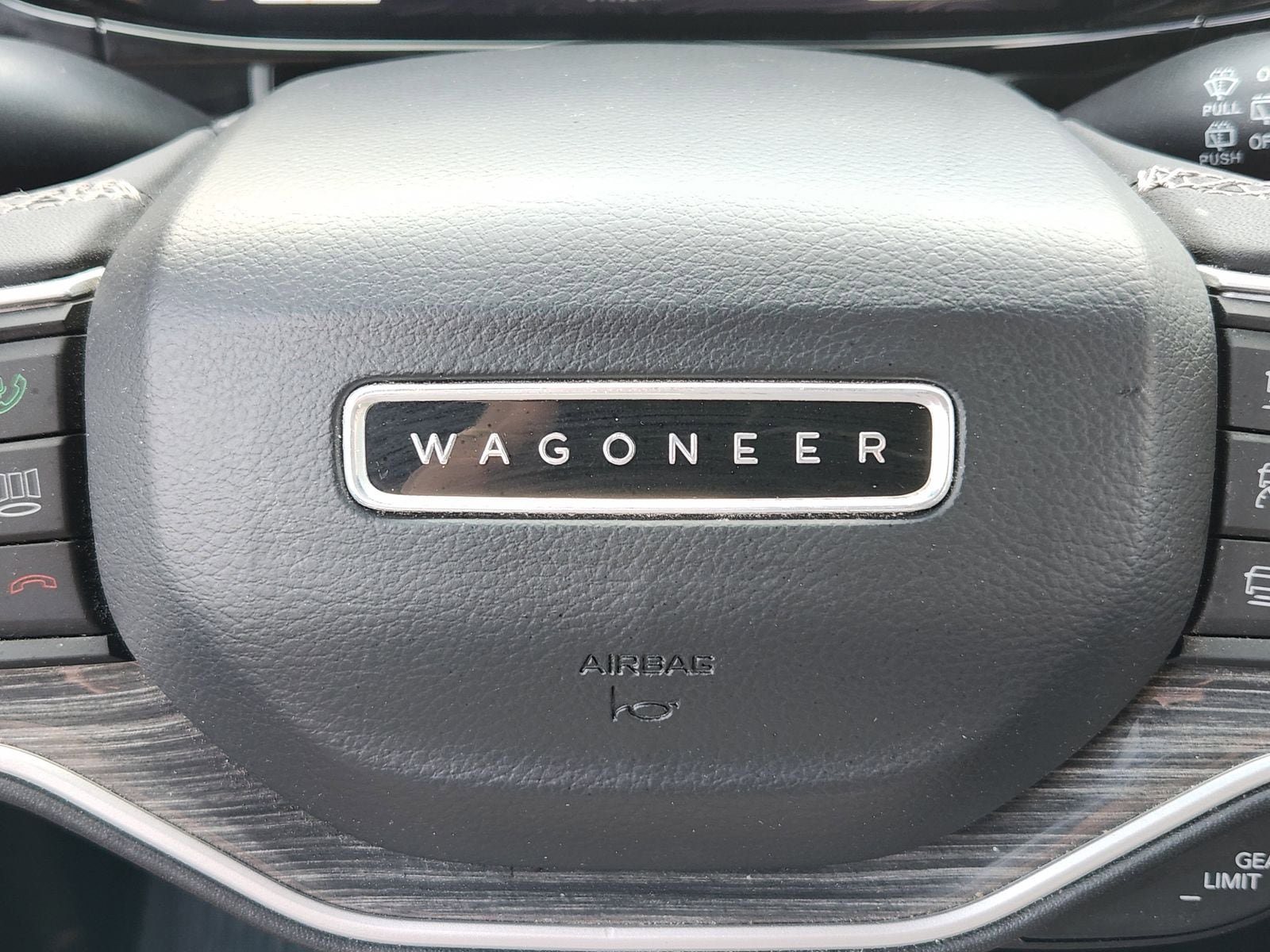 Used 2022 Jeep Wagoneer Series III AWD/4WD image 34