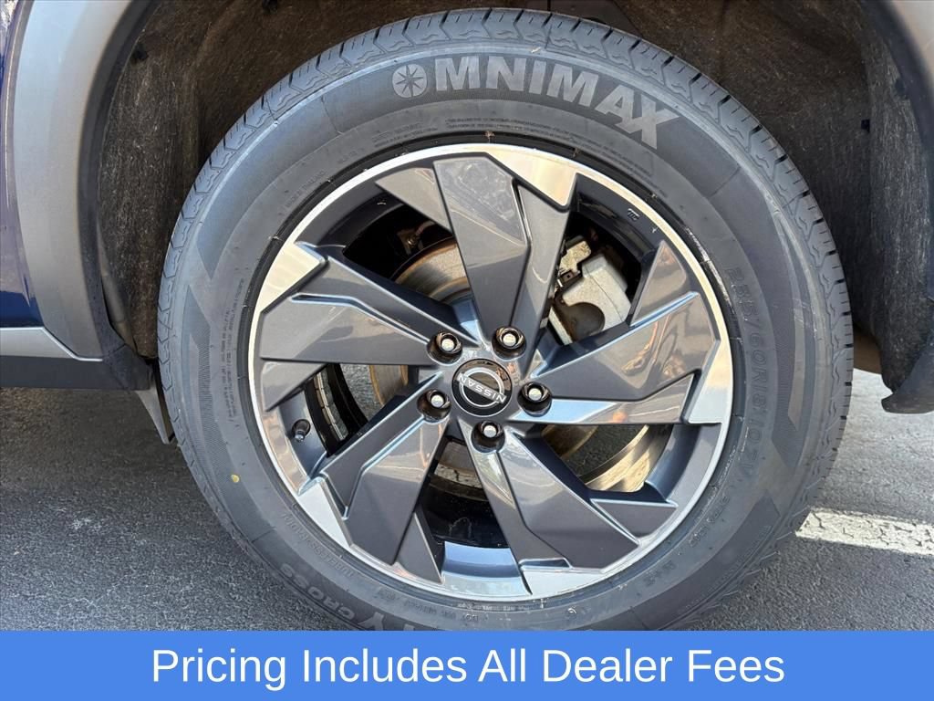 Certified 2024 Nissan Rogue SV FWD image 27