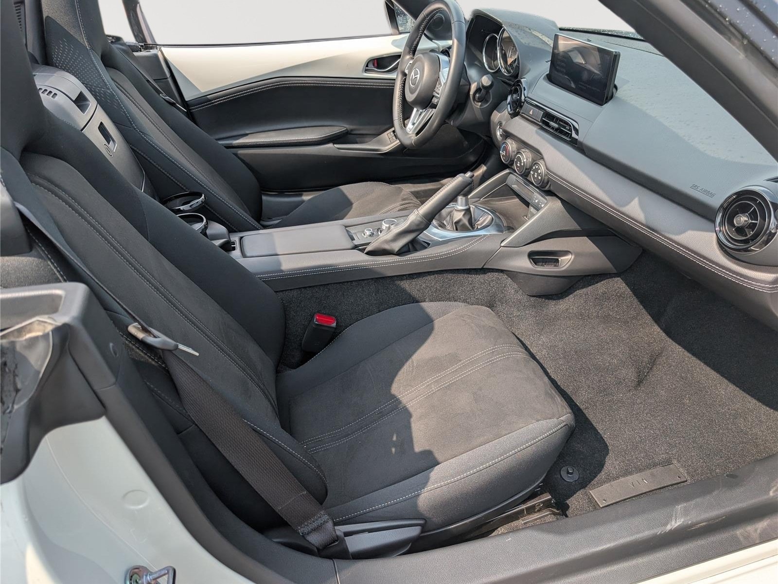 Used 2025 MAZDA MX-5 Miata Club RWD image 12