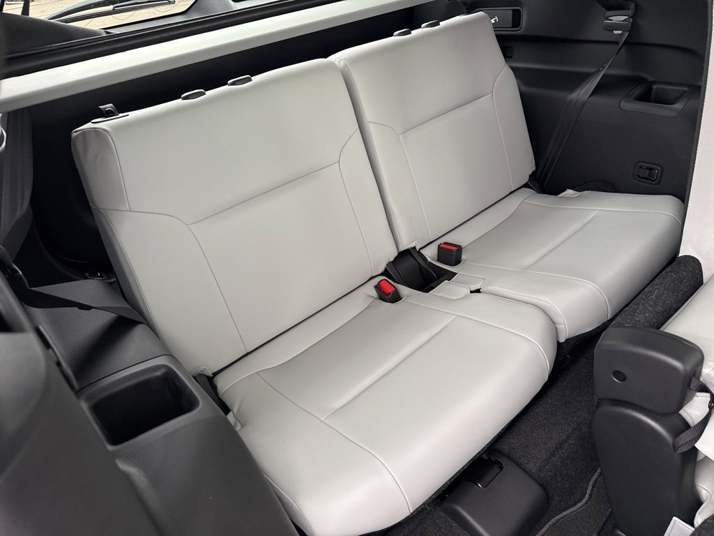 New 2025 Mitsubishi Outlander SE image 26