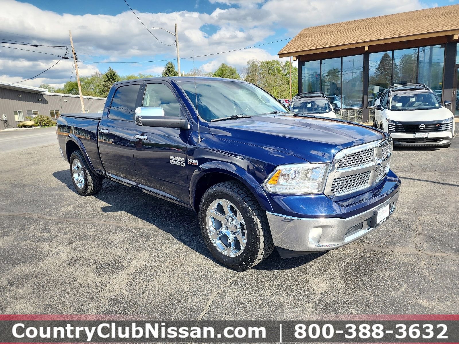 Used 2017 RAM 1500 Laramie AWD/4WD image 1