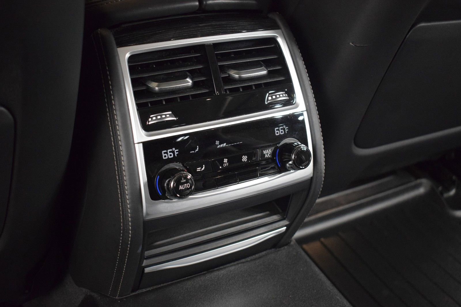 Used 2022 BMW 750i xDrive w/ Executive Package image 20