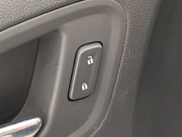 Used 2022 Chevrolet Colorado LT w/ Fleet Safety Package RWD image 11