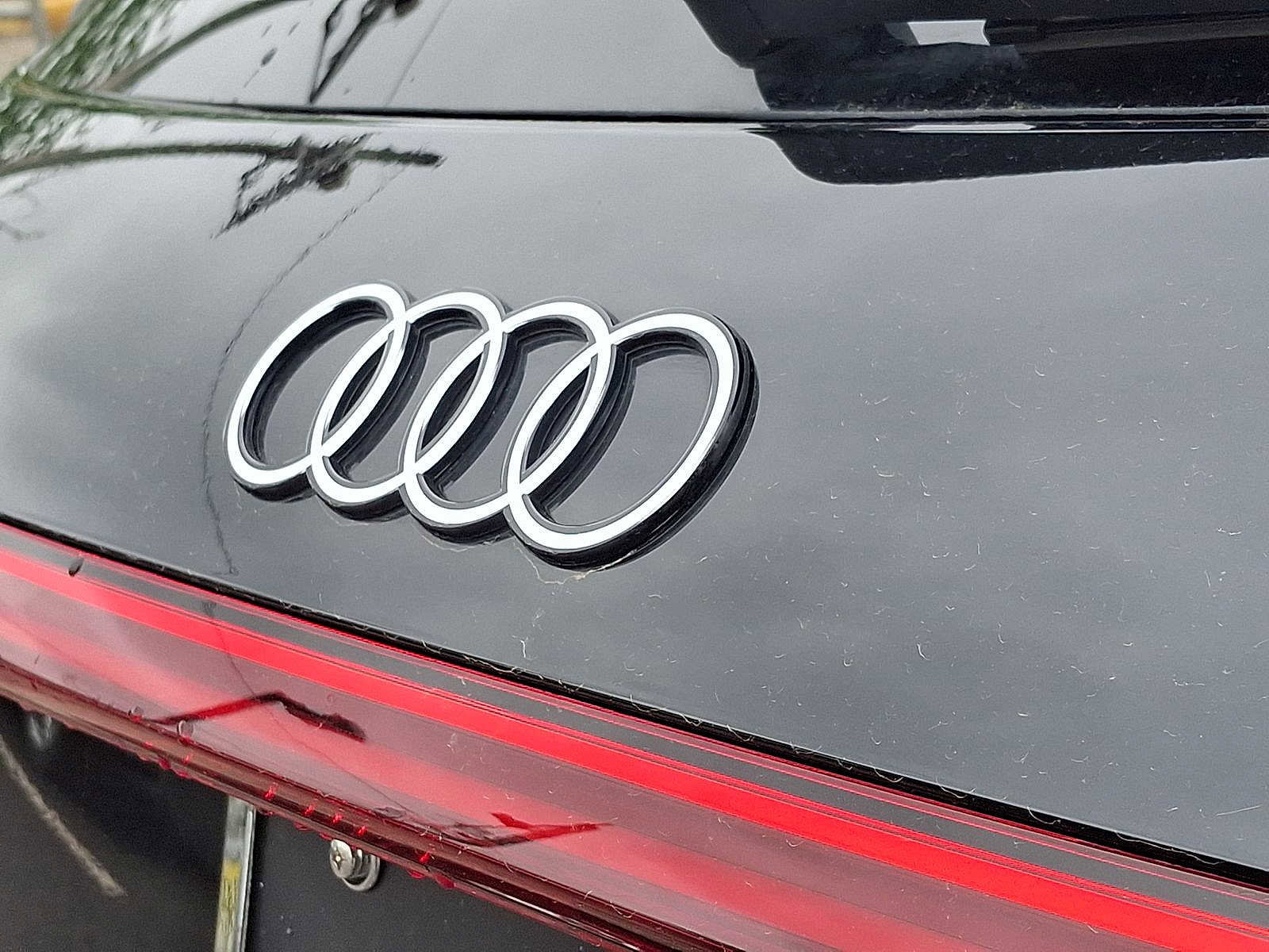 Certified 2025 Audi Q5 Premium w/ 19" Wheel Package AWD/4WD image 24